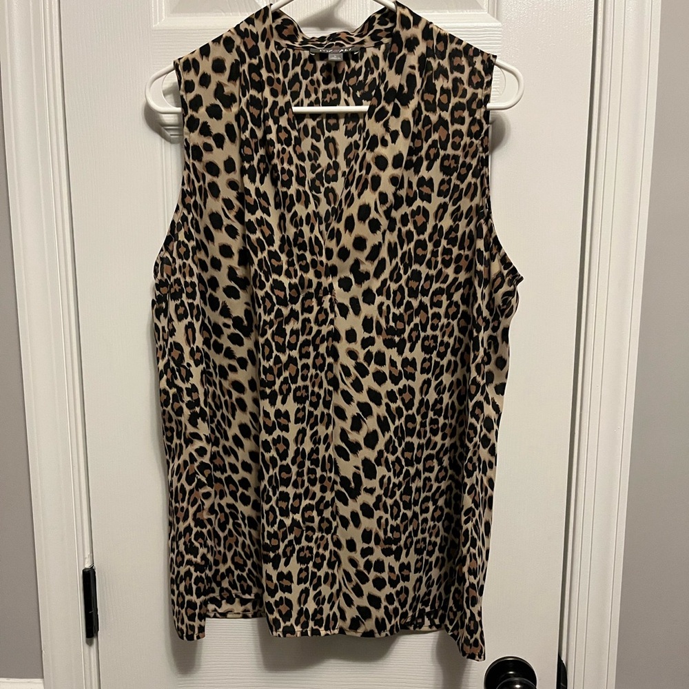 Roz & Ali Woman’s Sz‎ L 
Blouse Animal Print Brown Sleeveless 100% Polyester